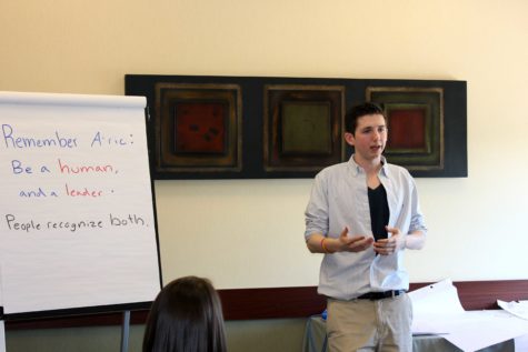 Junior Jeff Sauer teaches a workshop on campaigning during the 2012 LEAD conference in Chicago.  Photo/Grace Nohner