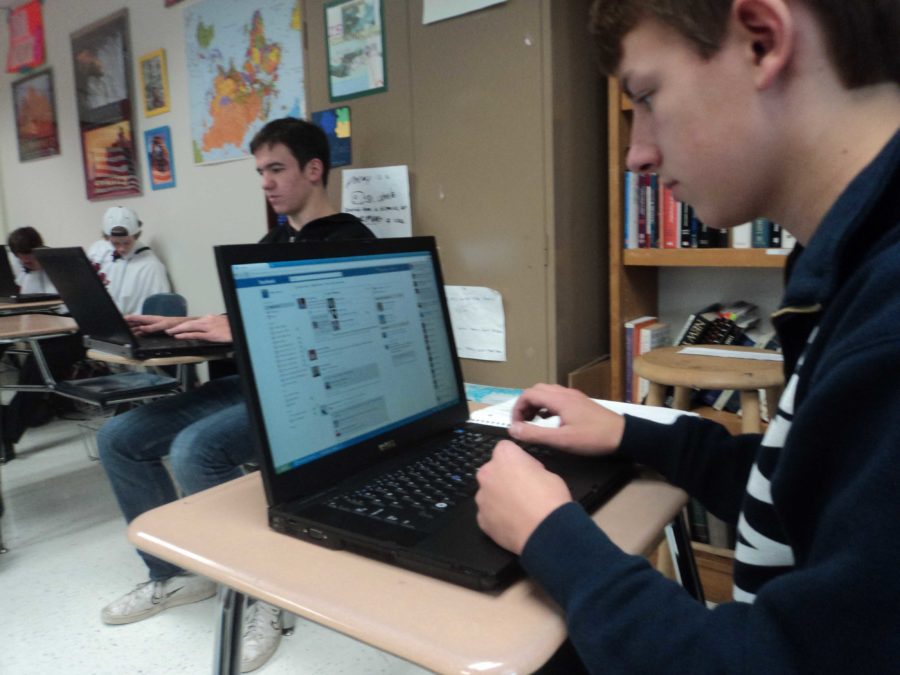 AP Literature students access their Facebook accounts during class. Photo/ Maddie Mayhew