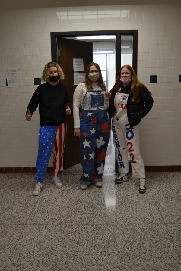 OHS seniors show their school spirit on USA day.