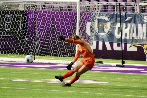 Zoe Lopez performs a goal kick